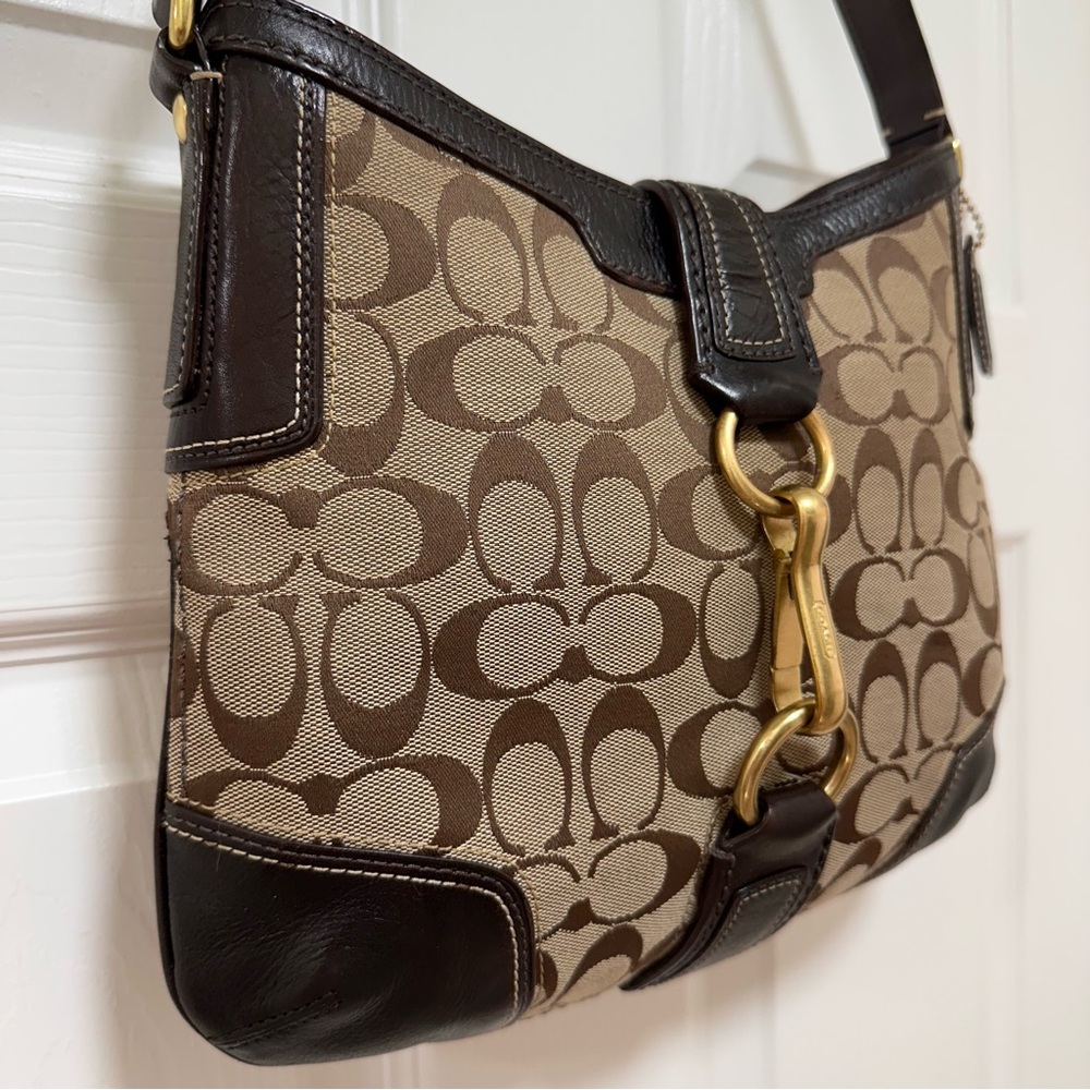 SOLD Coach Hamptons Signature Jacquard Hobo Brown Leather Brass Clasp - Picture 3 of 15